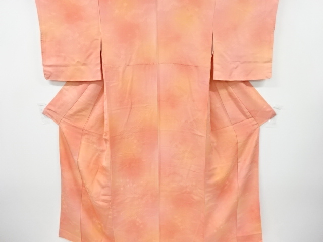 リサイクル　雲に古典柄・草花模様織り出し暈し色無地着物